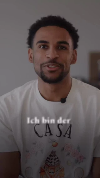 ⚽🏆 Erfolg entsteht nicht zufällig, auch nicht bei Investments.

Sannousy Ba, Profifußballer und DFB-Pokalsieger, spricht in diesem Video über seine Erfahrungen beim Kauf einer Kapitalanlage von der Stilp Unternehmensgruppe.

Was für ihn entscheidend war?
- Klare Struktur
- Transparente Abläufe.
- Verlässlichkeit vom ersten Gespräch bis zur Umsetzung.

Gerade bei größeren Investments zählt nicht nur das Objekt, sondern der Prozess dahinter.

🏗️ Planung, Bau, Begleitung, aus einer Hand.

📩 Wenn Sie sich ebenfalls für eine steueroptimierten Immobilie interessieren, melden Sie sich gerne per Nachricht oder über das Kontaktformular auf unserer Website.